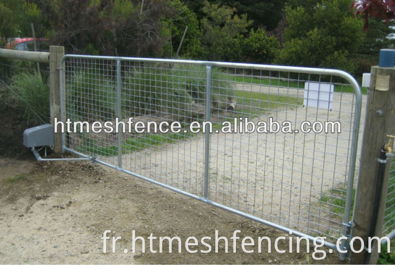 14 pieds de long je reste à la clôture de la ferme